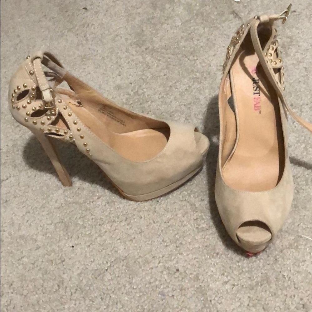 Shoes - Picture 2 of 5